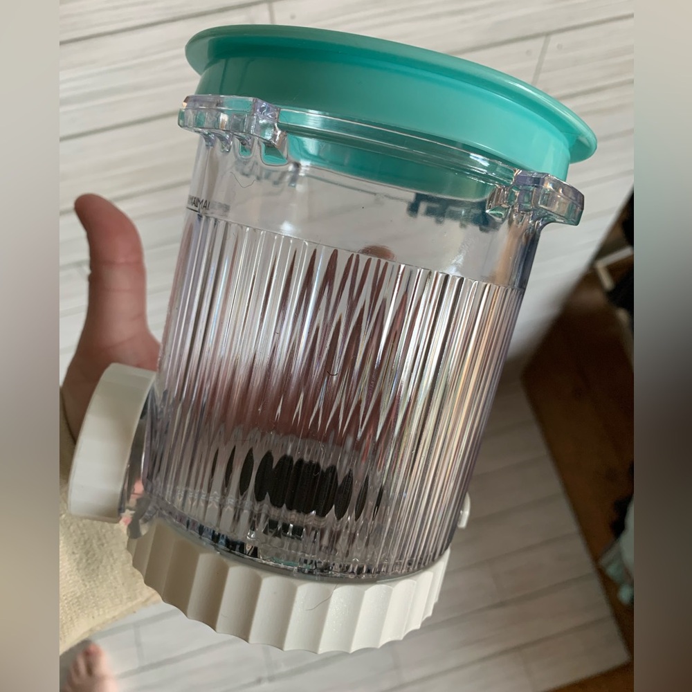 Amazon Creaming swirl pint canister for ninja Creami never been used